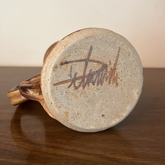 Vintage handmade pottery pitcher signed - Picture 6 of 10